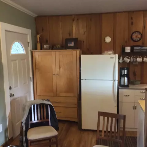 Kitchen - 36320 State Highway 44, Shingletown, CA 96088 photo 4 of 5