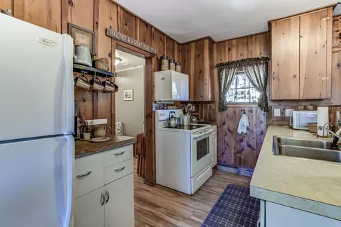 Kitchen - 36320 State Highway 44, Shingletown, CA 96088 photo 1 of 5