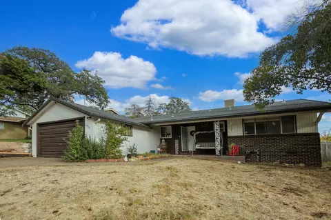 Exterior - 1733 Regent Ave, Redding, CA 96001 photo 4 of 4
