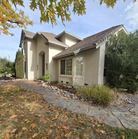 Exterior - 13365 Tierra Oaks Dr, Redding, CA 96003 photo 3 of 23