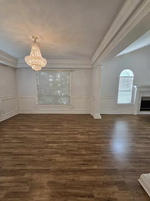 Living - 13365 Tierra Oaks Dr, Redding, CA 96003 photo 5 of 13