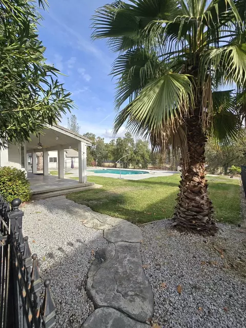 Exterior - 13365 Tierra Oaks Dr, Redding, CA 96003 photo 10 of 23