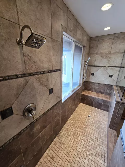 Bath - 13365 Tierra Oaks Dr, Redding, CA 96003 photo 5 of 15