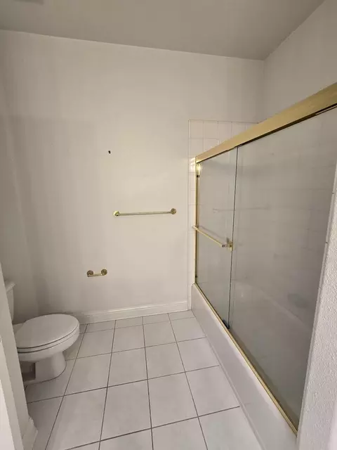 Bath - 13365 Tierra Oaks Dr, Redding, CA 96003 photo 12 of 15