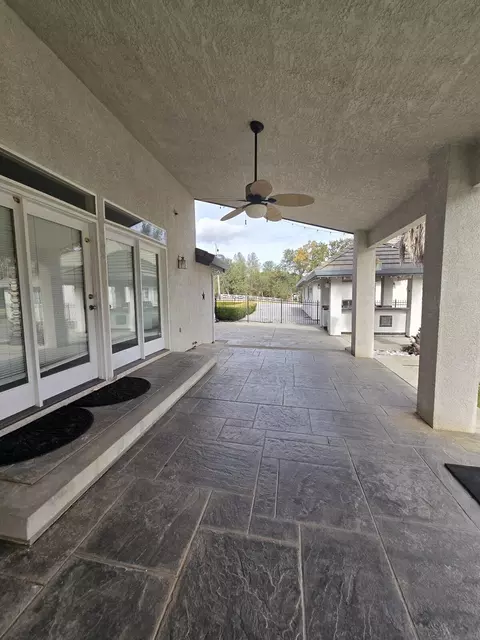 Exterior - 13365 Tierra Oaks Dr, Redding, CA 96003 photo 16 of 23