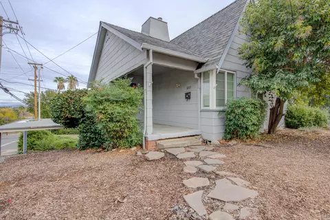 1213 South St, Redding, CA 96001