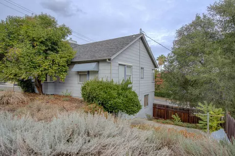 1213 South St, Redding, CA 96001 photo 3