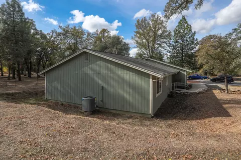 20953 Windsong Ln, Redding, CA 96003 photo 6