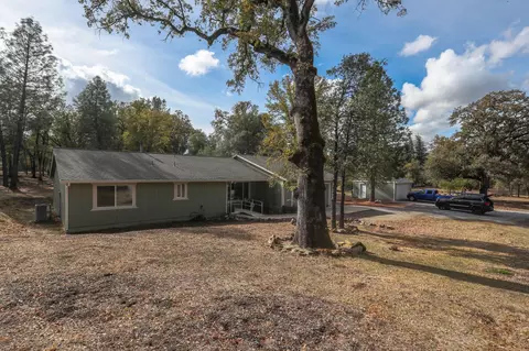 20953 Windsong Ln, Redding, CA 96003 photo 4