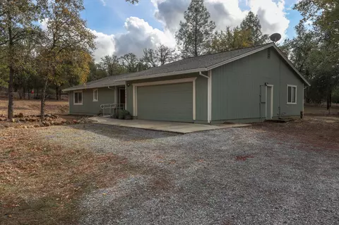 20953 Windsong Ln, Redding, CA 96003 photo 3