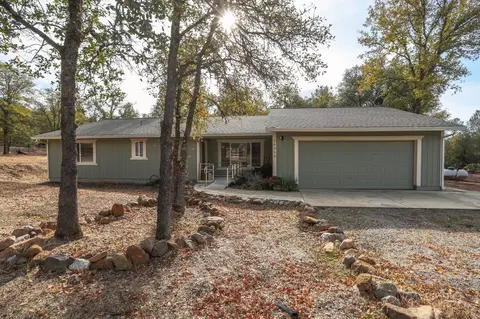 20953 Windsong Ln, Redding, CA 96003 photo 2