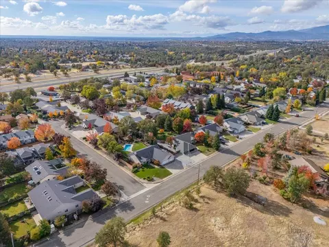 19489 Posey Ln, Redding, CA 96003 photo 32