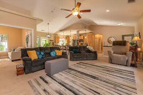 12704 Los Osos St, Redding, CA 96003 photo 9
