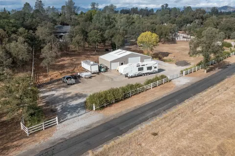 12704 Los Osos St, Redding, CA 96003 photo 2