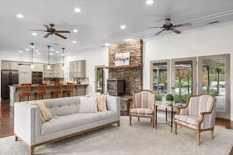 Living - 6080 Placer Rd, Igo, CA 96047 photo 2 of 2