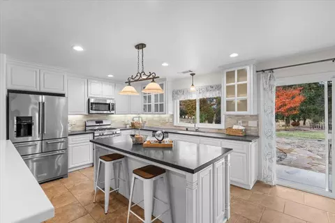Kitchen - 6080 Placer Rd, Igo, CA 96047 photo 3 of 5