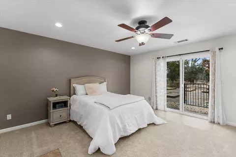 Bedroom - 6080 Placer Rd, Igo, CA 96047 photo 3 of 5