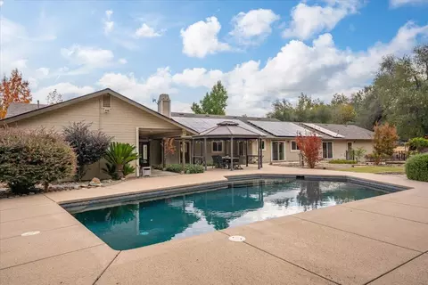 Exterior - 6080 Placer Rd, Igo, CA 96047 photo 4 of 8