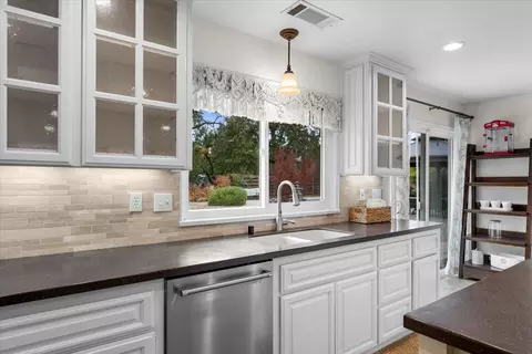 Kitchen - 6080 Placer Rd, Igo, CA 96047 photo 5 of 5