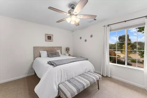 Bedroom - 6080 Placer Rd, Igo, CA 96047 photo 5 of 5