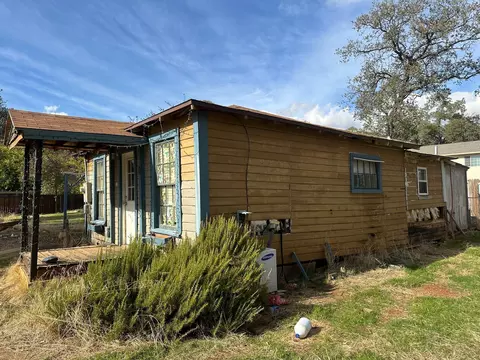 1646 Green St, Redding, CA 96002