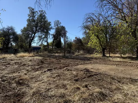 12096 Elaine Dr, Redding, CA 96003 photo 4