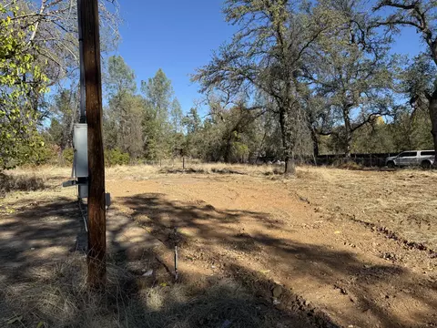 12096 Elaine Dr, Redding, CA 96003 photo 8