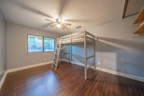 Bedroom - 2216 Oak Ridge Dr, Redding, CA 96001 photo 4 of 5