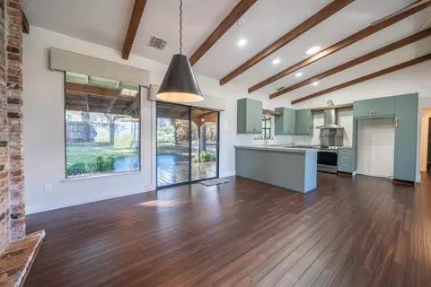 Living - 2216 Oak Ridge Dr, Redding, CA 96001 photo 5 of 5