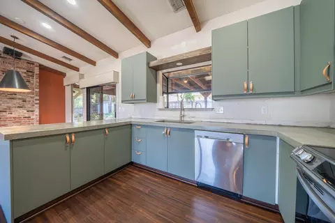 Kitchen - 2216 Oak Ridge Dr, Redding, CA 96001 photo 3 of 5