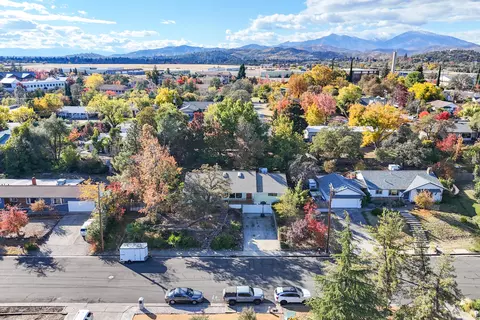 View/Area - 2216 Oak Ridge Dr, Redding, CA 96001 photo 2 of 2
