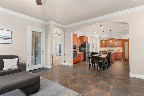 2752 Eel Dr, Redding, CA 96002 photo 10