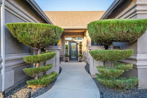 2752 Eel Dr, Redding, CA 96002 photo 3