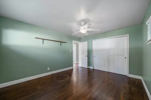 Bedroom - 2717 Henderson Rd, Redding, CA 96002 photo 2 of 3