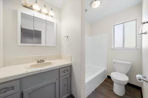 Bath - 2717 Henderson Rd, Redding, CA 96002 photo 2 of 2