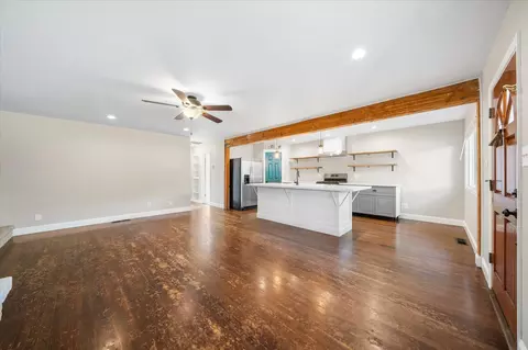 Living - 2717 Henderson Rd, Redding, CA 96002 photo 3 of 4