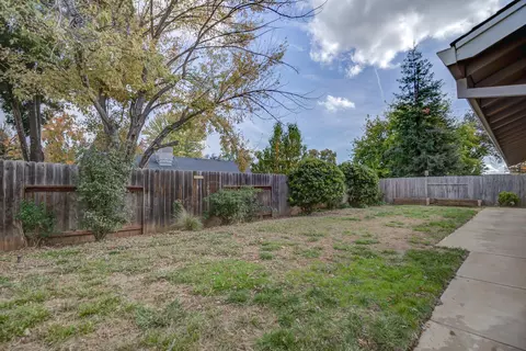 1435 Kingston Ct, Redding, CA 96003 photo 26