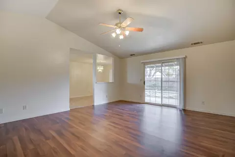 1435 Kingston Ct, Redding, CA 96003 photo 5