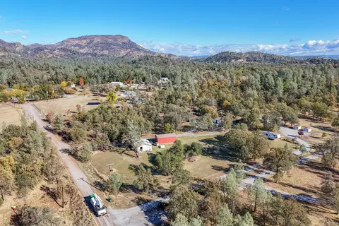 View/Area - 13623 Jaybird Way, Redding, CA 96003 photo 4 of 13