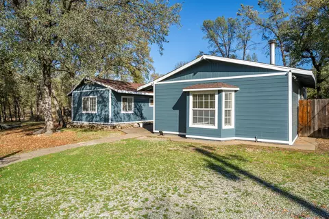 Exterior - 13623 Jaybird Way, Redding, CA 96003 photo 6 of 26