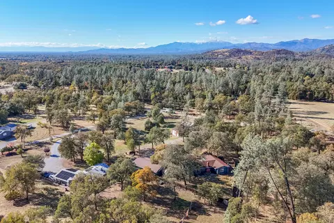 View/Area - 13623 Jaybird Way, Redding, CA 96003 photo 8 of 13