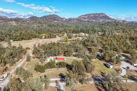 View/Area - 13623 Jaybird Way, Redding, CA 96003 photo 5 of 13