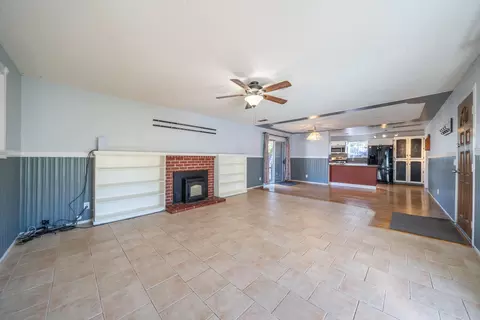 Living - 13623 Jaybird Way, Redding, CA 96003 photo 4 of 8