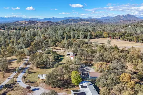 View/Area - 13623 Jaybird Way, Redding, CA 96003 photo 7 of 13