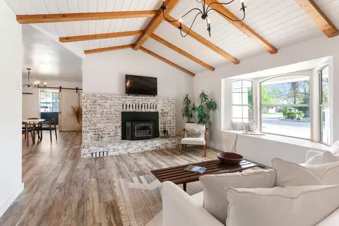 3636 Traverse St, Redding, CA 96002