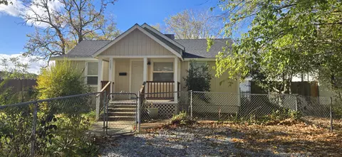 1307 2nd St, Red Bluff, CA 96080 photo 1