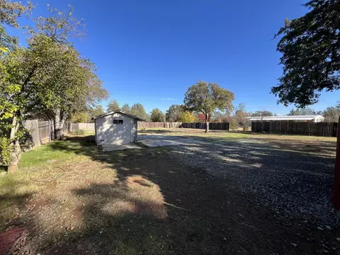 725 Shamrock St, Redding, CA 96003 photo 3