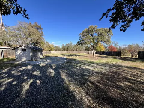 725 Shamrock St, Redding, CA 96003 photo 4