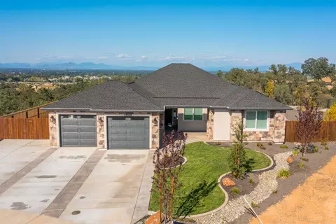 4866 Sierra Ct, Anderson, CA 96007