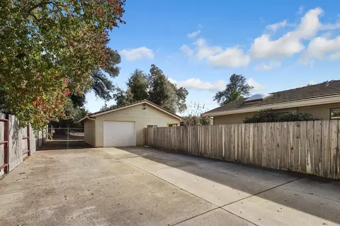 Exterior - 6745 Eastmont Dr, Redding, CA 96002 photo 6 of 9